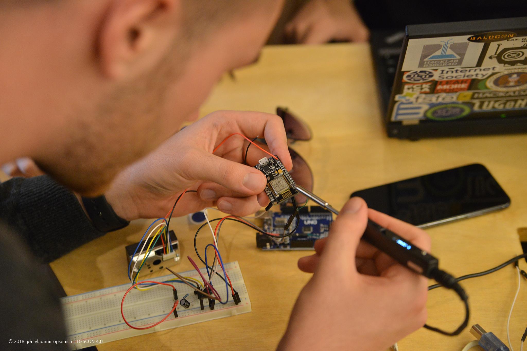 Spajanje komponenti uređaja na prototipnoj pločici